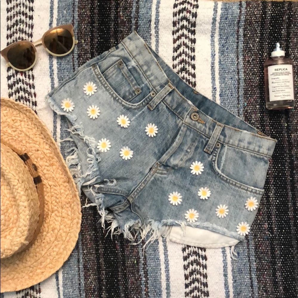 LF Daisy High Wastes shorts